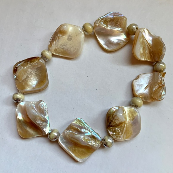Beaded Shell Bracelet, stretch - Picture 1 of 4